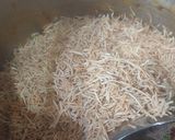 A picture of step 2 of Tomato sauce seviya.