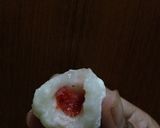 Foto langkah ke 8 dari resep Strawberry Mochi.