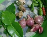 Foto langkah ke 3 dari resep Pindang tongkol suwir pedas.