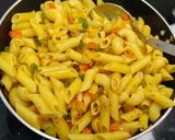बेक्ड चीज पास्ता (pasta recipe in marathi) रेसिपी स्टेप 3 फोटो 