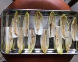 Une image de l'étape 2 de Barquettes d endives aux anchois tomates cerises et cornichons américains.