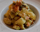 Foto del paso 7 de la receta: Ensalada de patata al eneldo con aguacate y salmón ahumado
