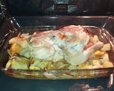 Foto del paso 3 de la receta: Pollo picantón al horno con guarnición
