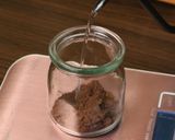 Foto langkah ke 1 dari resep Iced Mocha Palm Sugar.