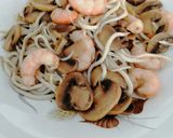 Foto del paso 9 de la receta: Champiñones con Gambas y Gulas