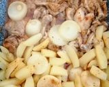 Gm Pácolt csirkecomb vele sült burgonya és hagyma, káposzta sali recept fázis 1 fotója