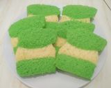 Foto langkah ke 13 dari resep Kue Bolu Lapis Kukus Pandan.