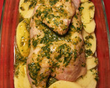 Foto del paso 2 de la receta: Pollo al horno, con ajos, perejil y patatas