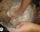 Foto del paso 20 de la receta: Pan con cantimpalo aceitunas moozarella y morrón. ❤️🥖