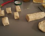 Foto langkah ke 4 dari resep Mini Pizza.