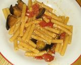 Foto del passaggio 9 della ricetta Maccheroncini di farina di lenticchie con pachino e melanzane