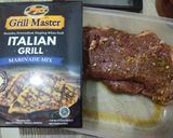 Foto langkah ke 1 dari resep Sirloin steak with barbeque sauce.