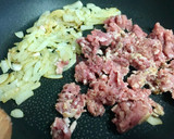 Foto del paso 2 de la receta: Salteado de quinoa con carne picada