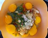 Foto langkah ke 1 dari resep Vegetable Egg Muffins.