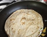 A picture of step 5 of Chapati pizza.