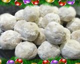 A picture of step 8 of 🎄🍥❄☃️Easy Christmas Pecan and Almond Balls (Snowballs)🎄🍥❄☃️.