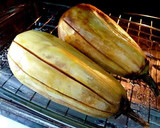 Foto del paso 4 de la receta: Berenjenas y pimientos al horno con picada de hierbas aromáticas