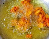 A picture of step 4 of Aloo pakoda.