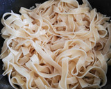 Foto del paso 3 de la receta: Fettuccine con pesto mix