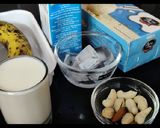 A picture of step 4 of Banana Smoothie.
