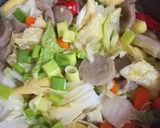 Foto langkah ke 4 dari resep Tumis Sawi Putih, Bakso, Wortel, Putren.