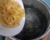 Foto langkah ke 1 dari resep Spiral Macaroni Kerang Saus Tiram.