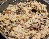 Foto del paso 6 de la receta: Risotto de champiñones con jamón y huevo