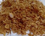 Foto langkah ke 3 dari resep Bawang goreng renyah.