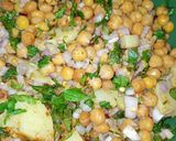 A picture of step 6 of Kathiawari Chickpea Chaat.