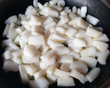 Foto del paso 1 de la receta: Calamares en salsa americana🦑🥖🌶️
