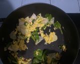 Foto langkah ke 3 dari resep Mie goreng pipih.