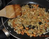 A picture of step 4 of Peanuts Pasta With Feta Cheese.