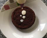 Foto del paso 13 de la receta: Pastel de chocolate con crema y frutillas