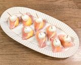 A picture of step 2 of ★Persimmon pinchos ★.