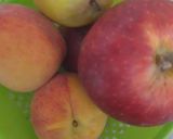 A picture of step 1 of Apple peach punch.