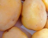 चींजी मटर आलू कचौड़ी (cheesy matar aloo kachori recipe in hindi) रेसिपी चरण 2 फोटो