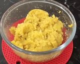 A picture of step 2 of Noodles Mirch Pakora.