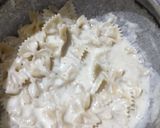 A picture of step 8 of White sauce cheesy pasta.