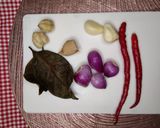 Foto langkah ke 1 dari resep Sayur Asem Kangkung Sederhana.