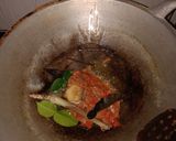 Foto langkah ke 7 dari resep Mangut Ikan Pe (Pari Asap).