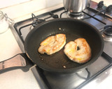 Foto del paso 1 de la receta: Pechugas de pavo en salsa inglesa