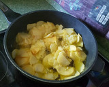 Foto del paso 1 de la receta: Patatas revueltas con huevo