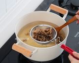 A picture of step 4 of Cuttlefish and Shrimp Paste Soup.