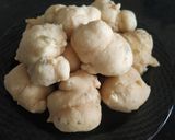 A picture of step 7 of Walnut paneer stuffed Dahi Vada.