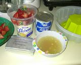 Foto del paso 2 de la receta: Gelatina de queso. Sabor fresa