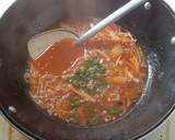 Foto langkah ke 4 dari resep Jamur Enoki Pedas Simpel Tanpa Saus Gogunjang.