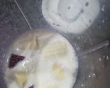 Foto del paso 2 de la receta: Licuado de frutilla y banana