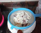 Foto del paso 1 de la receta: Arroz amarillo con calamares