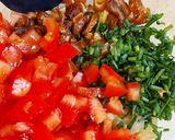 Foto del passaggio 5 della ricetta Tartare di pomodorini cipolle e datteri