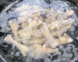 Gambar langkah 2 resipi Sup Kaki Ayam.